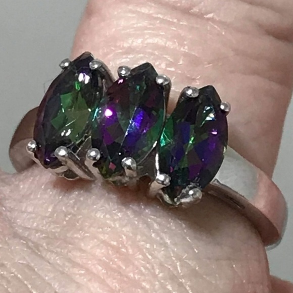 🍒NWT! Northern Lights Mystic Topaz Trilogy Ring - Picture 1 of 7